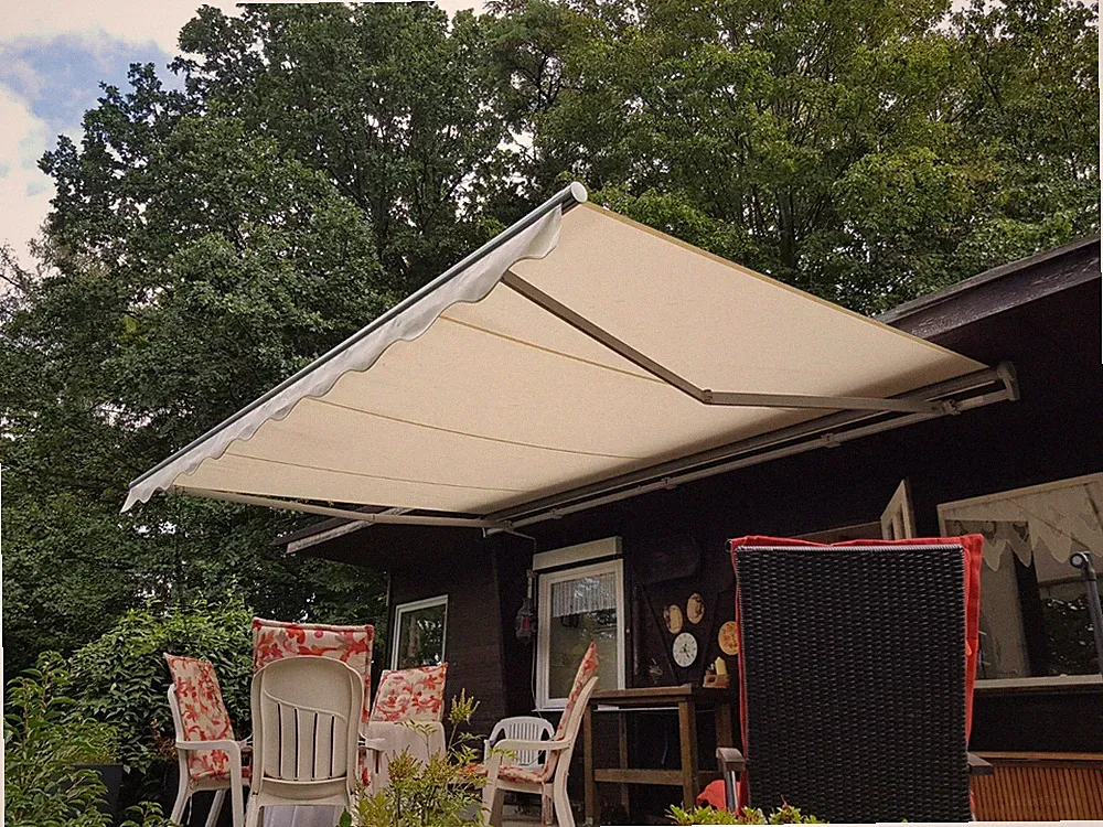 Markise offen elektrisch Star Exclusiv Breite 4500x Ausfall 3000 Gestell silber